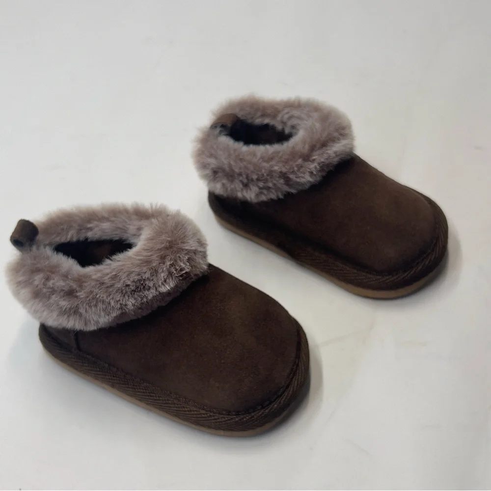 BEARPAW child’s brown Booties With Fur 0/6 months
